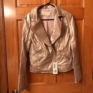 Hestovrviio women’s synthetic leather jacket.